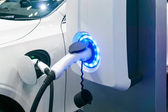 Ładowanie samochodu elektrycznego